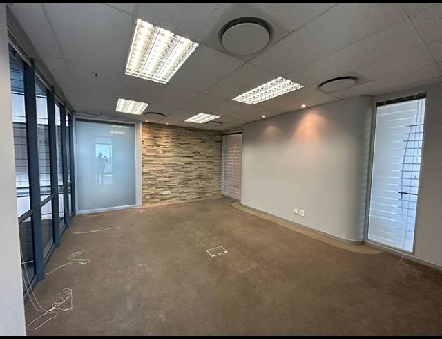 898M² OFFICE TO LET IN SANDTON CENTRAL